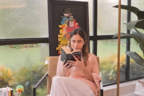 Natalia Awais X Decfair