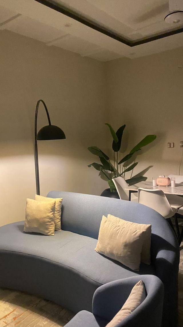 Metal Arch Lamp