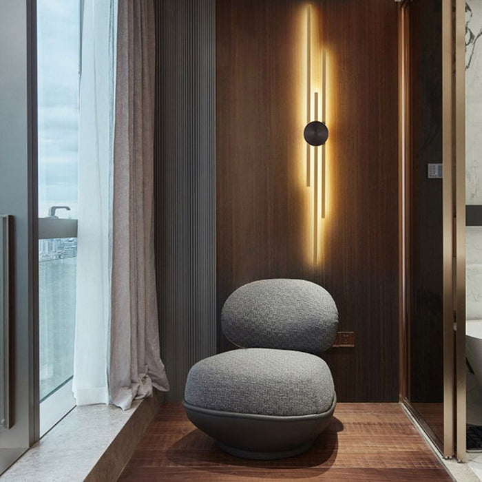 Metal wall lamp