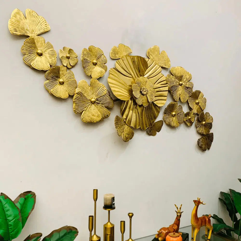 Elegant Gold Metal Wall Art – Floral Arrangement