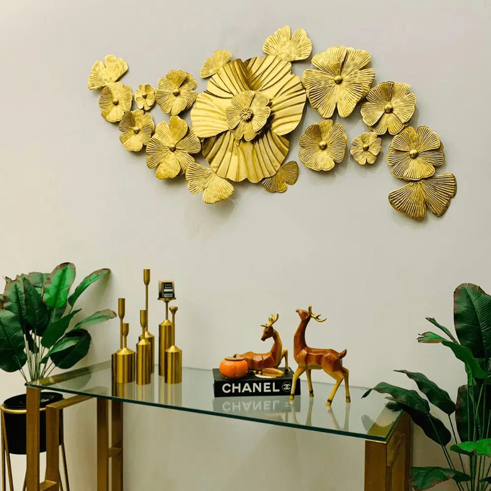 Elegant Gold Metal Wall Art – Floral Arrangement