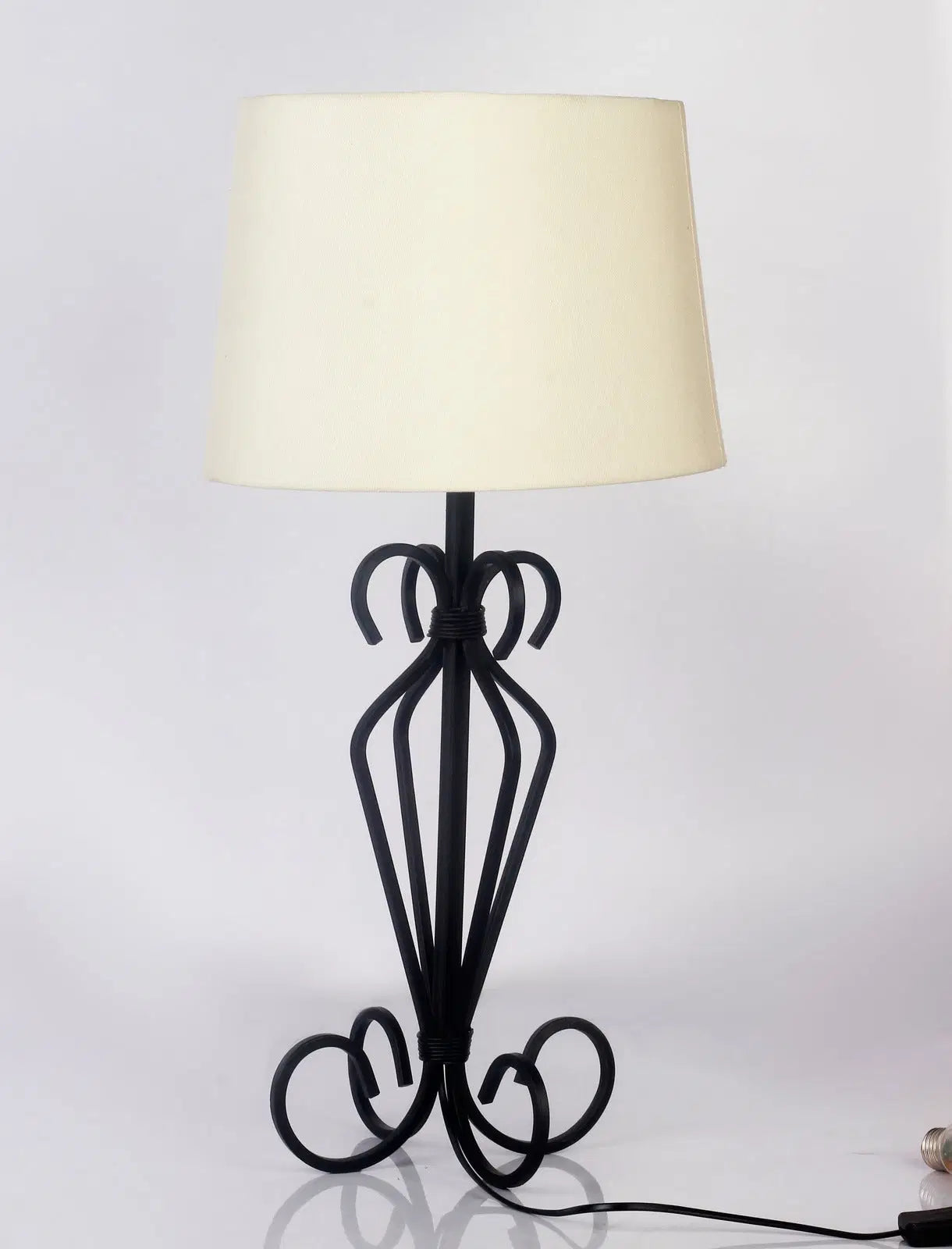 Kistner Black Table Lamp - The DecFair