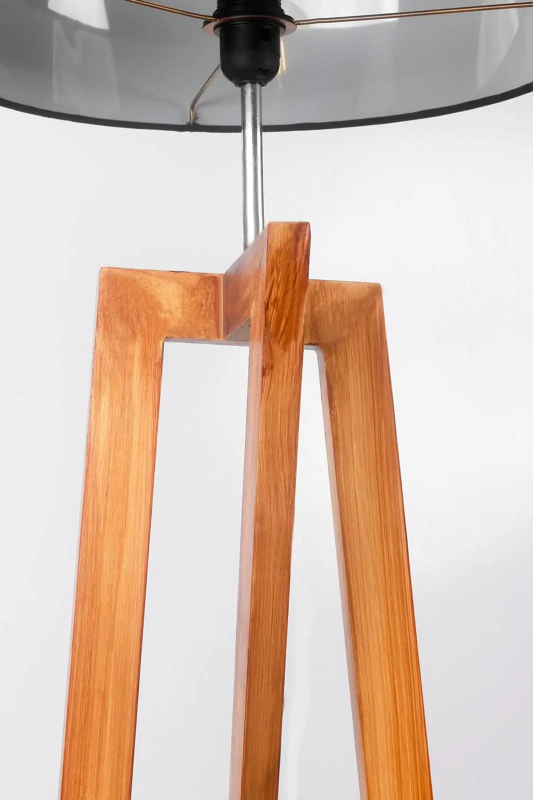 Decfair Tripod Wooden Lamp - The DecFair
