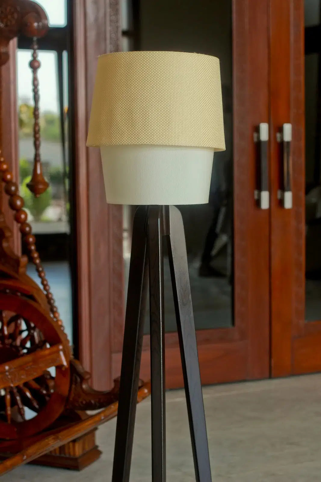 Decfair D conic Tripod lamp Black - The DecFair