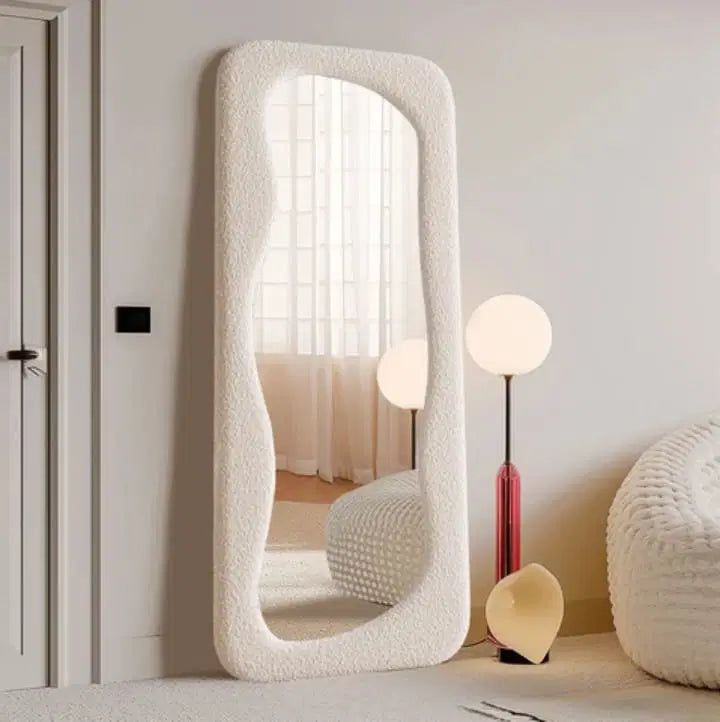 Boucle Mirror