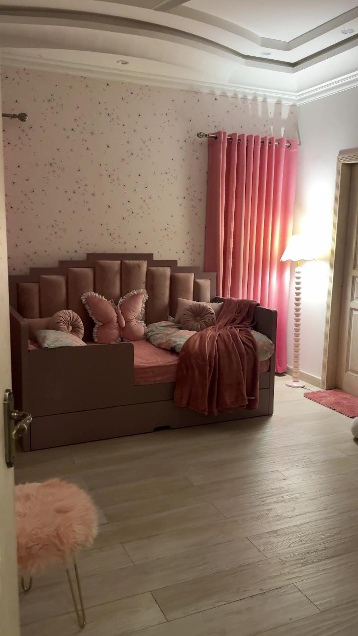 Bobbins Painted Floor Lamp – Rose Pink with Scalloped Natural Linen Shade